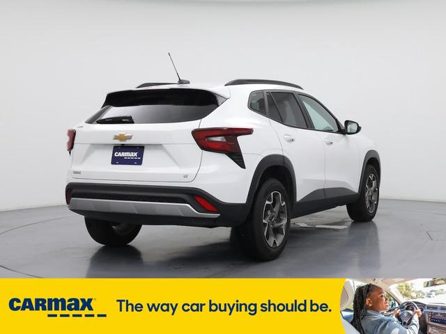 Photo of 2024 White Chevrolet Trax