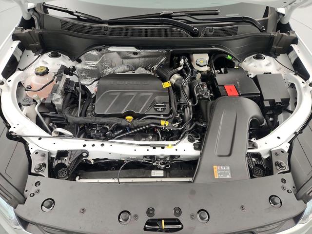 Photo of 2024 White Chevrolet Trax