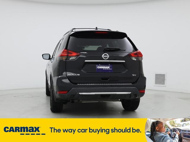 Photo of 2017 Black Nissan Rogue