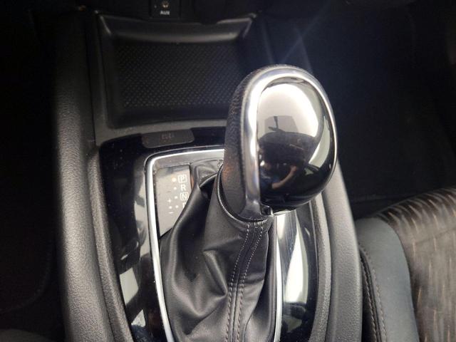 Photo of 2017 Black Nissan Rogue
