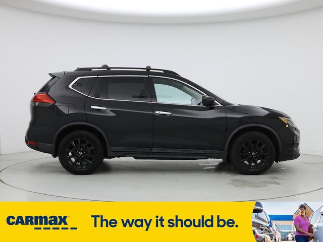 Photo of 2017 Black Nissan Rogue