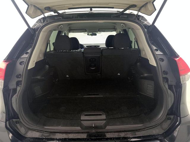 Photo of 2017 Black Nissan Rogue