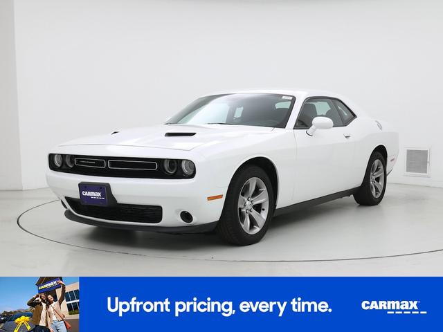 Photo of 2017 White Dodge Challenger