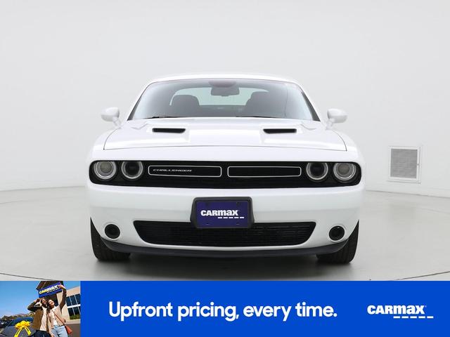 Photo of 2017 White Dodge Challenger