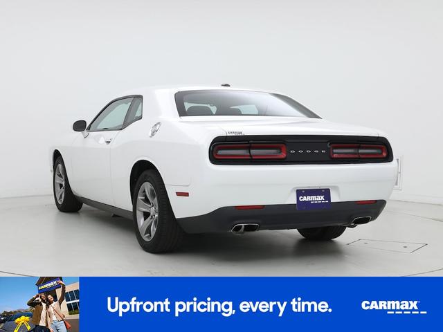 Photo of 2017 White Dodge Challenger