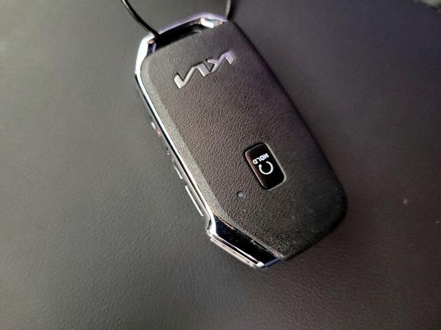 Photo of 2023 White Kia K5