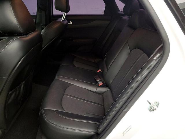 Photo of 2023 White Kia K5