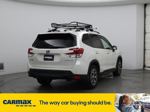 Photo of 2019 White Subaru Forester