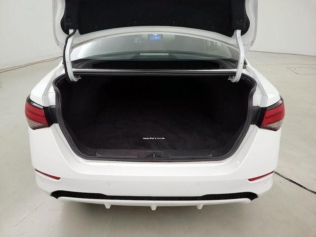 Photo of 2022 White Nissan Sentra