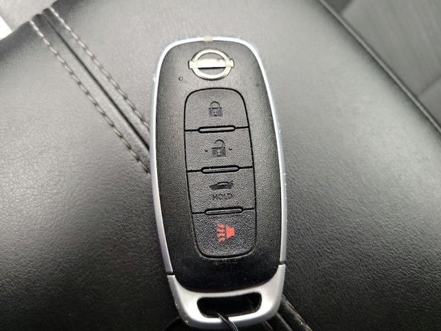 Photo of 2024 White Nissan Sentra