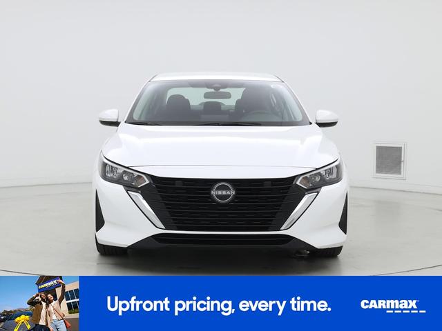 Photo of 2024 White Nissan Sentra