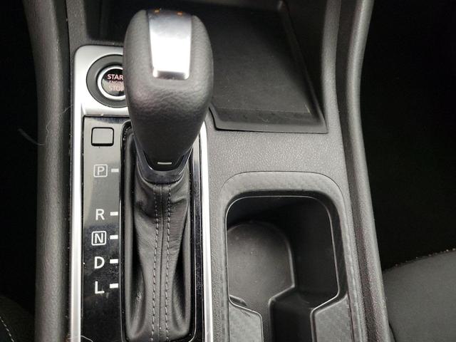 Photo of 2024 White Nissan Sentra