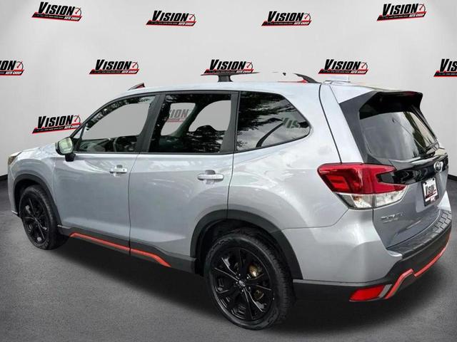 Photo of 2023 Ice Silver Metallic Subaru Forester