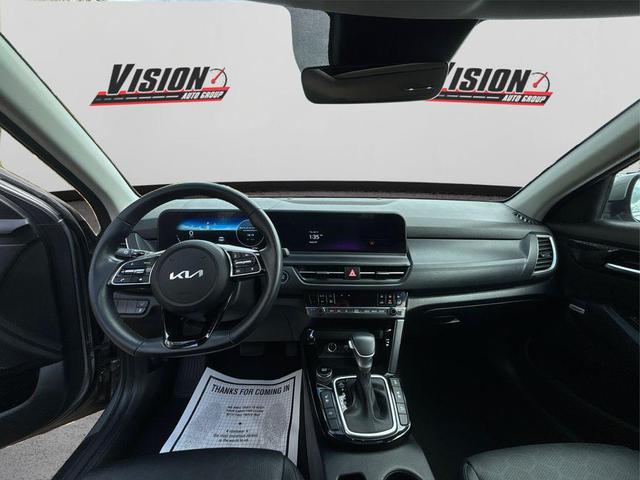 Photo of 2024 Steel Gray Kia Seltos