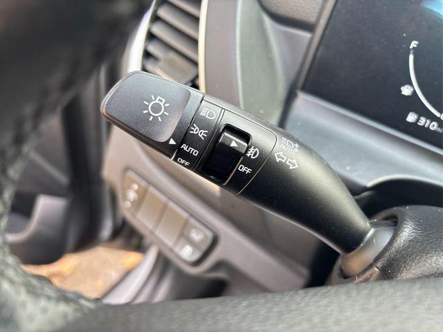 Photo of 2024 Steel Gray Kia Seltos