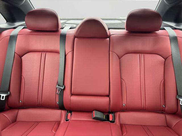 Photo of 2025 Steel Matte Gray Kia K5