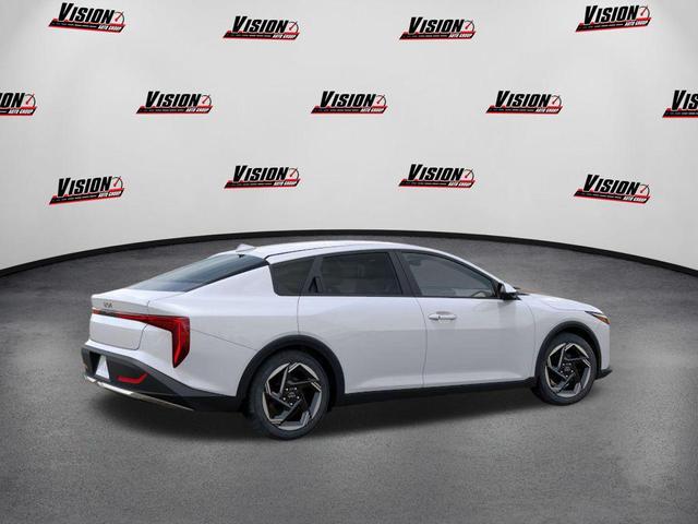 Photo of 2025 Snow White Pearl Kia K4