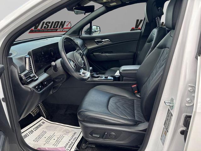 Photo of 2023 Glacial White Pearl Kia Sportage