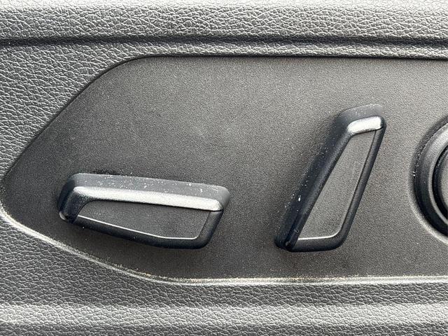Photo of 2023 Glacial White Pearl Kia Sportage