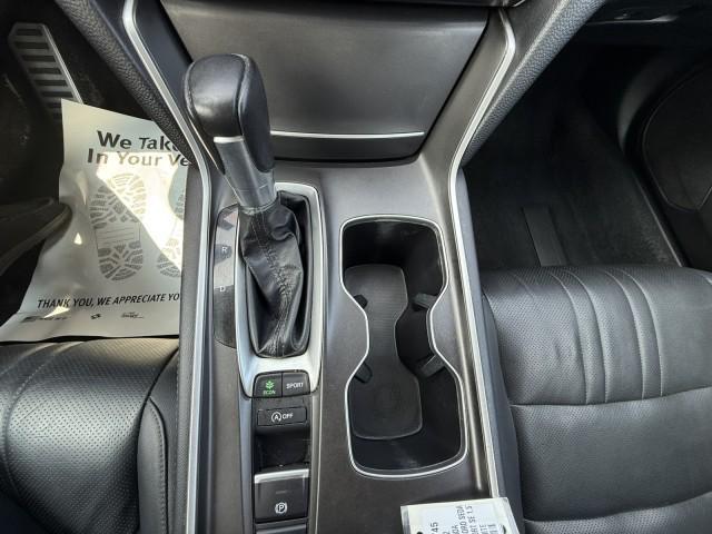 Photo of 2022 White Honda Accord