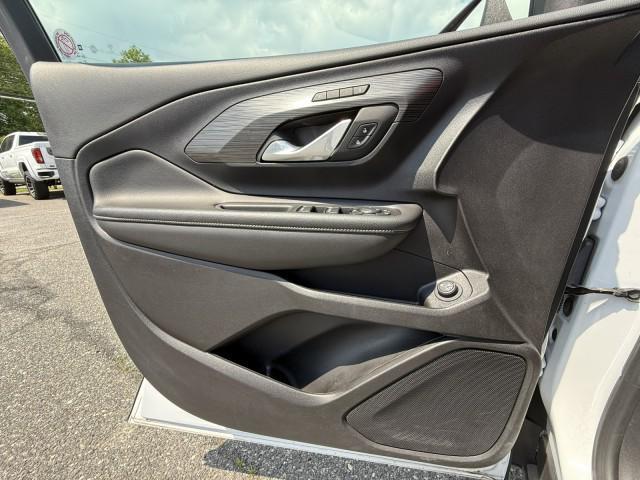 Photo of 2024 White GMC Terrain