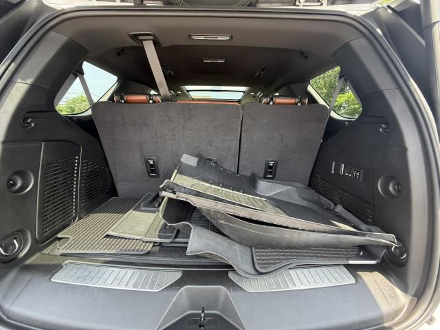 Photo of 2024 White GMC Yukon