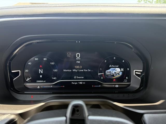 Photo of 2024 White GMC Yukon