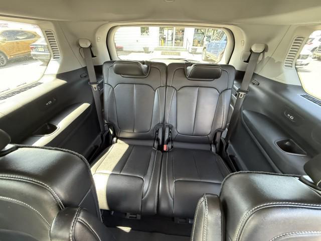 Photo of 2021 Gray Jeep Grand Cherokee L