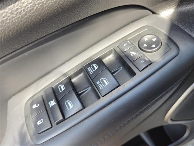 Photo of 2021 Bright White Clearcoat Jeep Grand Cherokee