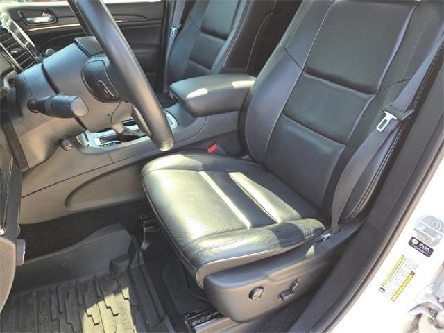 Photo of 2021 Bright White Clearcoat Jeep Grand Cherokee