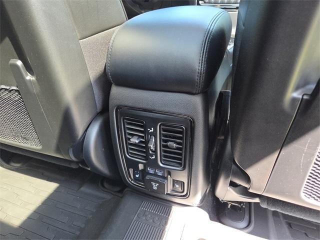 Photo of 2021 Bright White Clearcoat Jeep Grand Cherokee