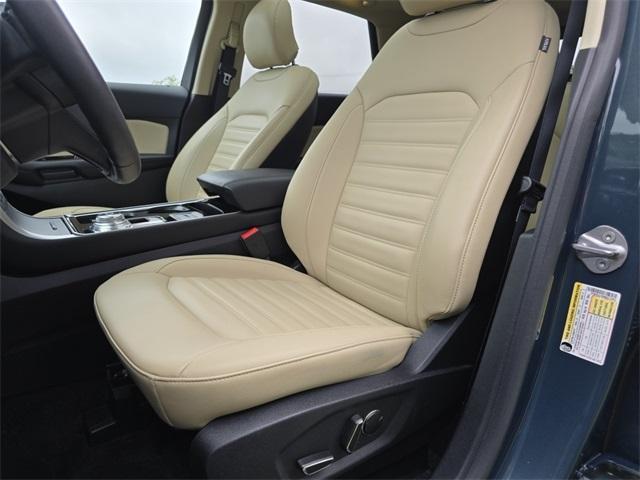 Photo of 2019 Sea Green Ford Edge