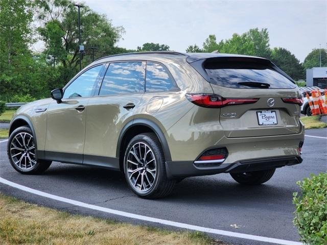 Photo of 2025 Zircon Sand Metallic Mazda CX-70