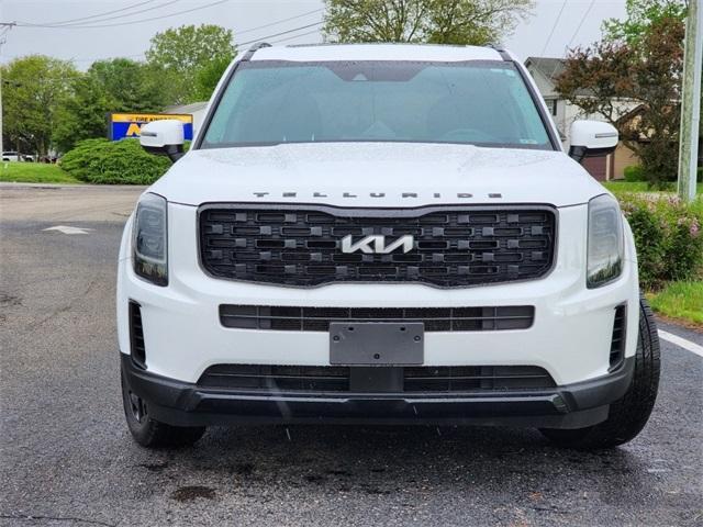 Photo of 2022 Glacial White Pearl Kia Telluride
