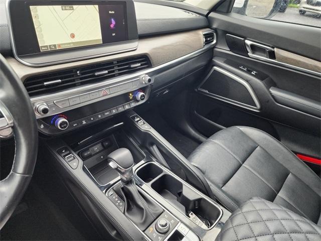 Photo of 2022 Glacial White Pearl Kia Telluride