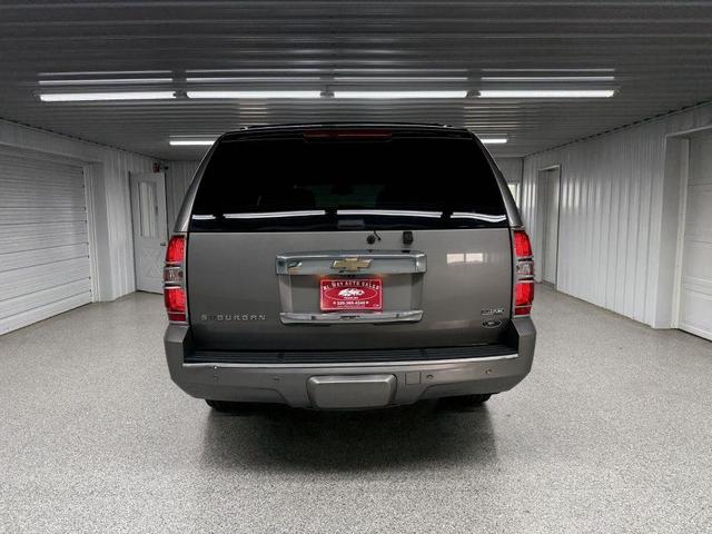 Photo of 2008 Gray Chevrolet Suburban