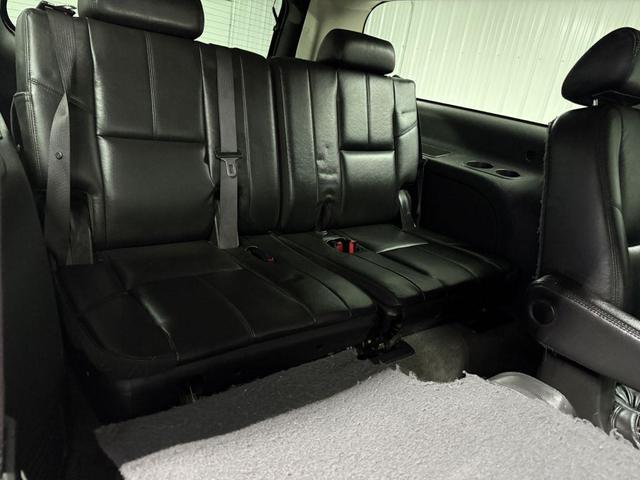 Photo of 2008 Gray Chevrolet Suburban