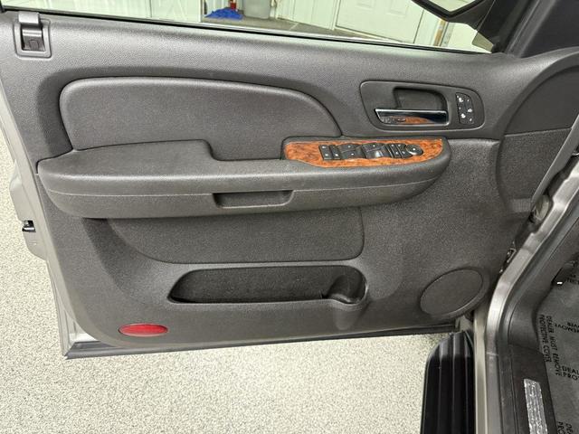 Photo of 2008 Gray Chevrolet Suburban