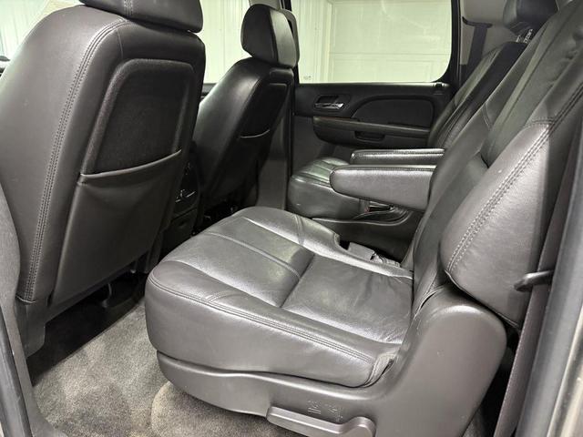 Photo of 2008 Gray Chevrolet Suburban
