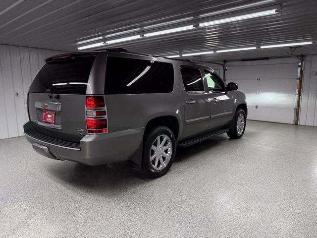 Photo of 2008 Gray Chevrolet Suburban