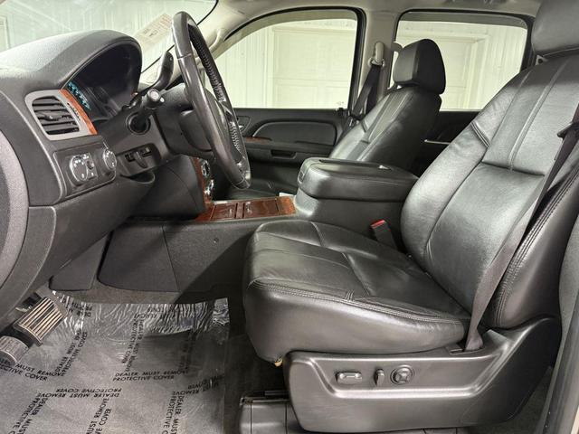 Photo of 2008 Gray Chevrolet Suburban
