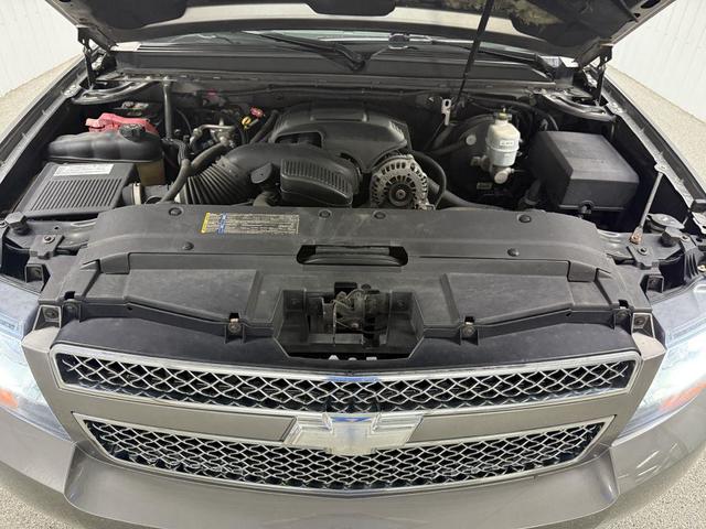 Photo of 2008 Gray Chevrolet Suburban