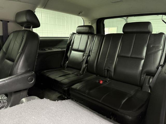 Photo of 2008 Gray Chevrolet Suburban