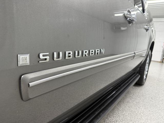 Photo of 2008 Gray Chevrolet Suburban