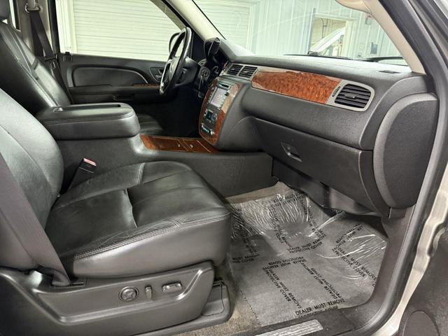 Photo of 2008 Gray Chevrolet Suburban