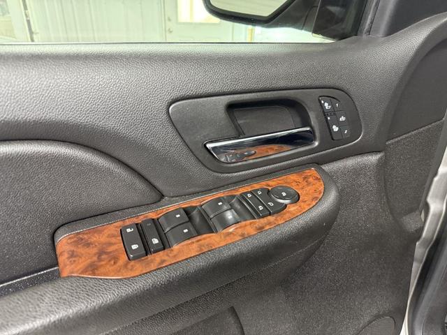 Photo of 2008 Gray Chevrolet Suburban