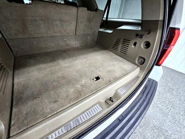 Photo of 2018 White Chevrolet Suburban