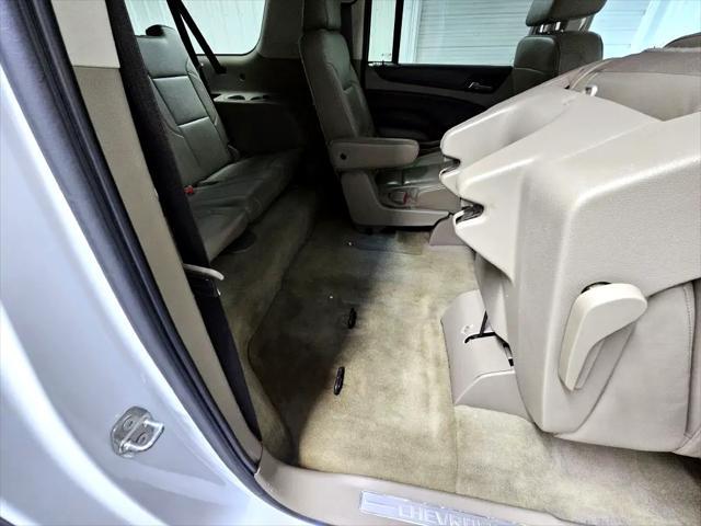Photo of 2018 White Chevrolet Suburban