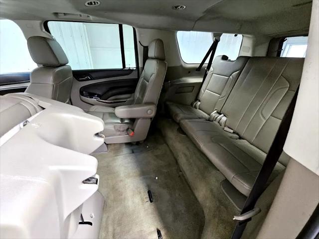 Photo of 2018 White Chevrolet Suburban