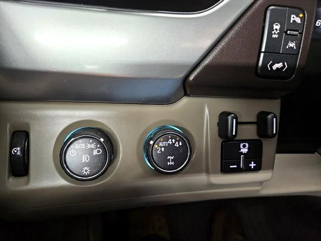 Photo of 2018 White Chevrolet Suburban